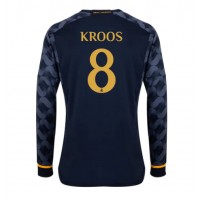 Camisa de Futebol Real Madrid Toni Kroos #8 Equipamento Secundário 2023-24 Manga Comprida